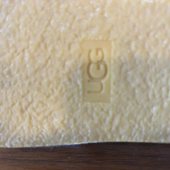 UGG Bren Knit Slip On Sneakers White 6.5 Womens - Picture 9 of 10